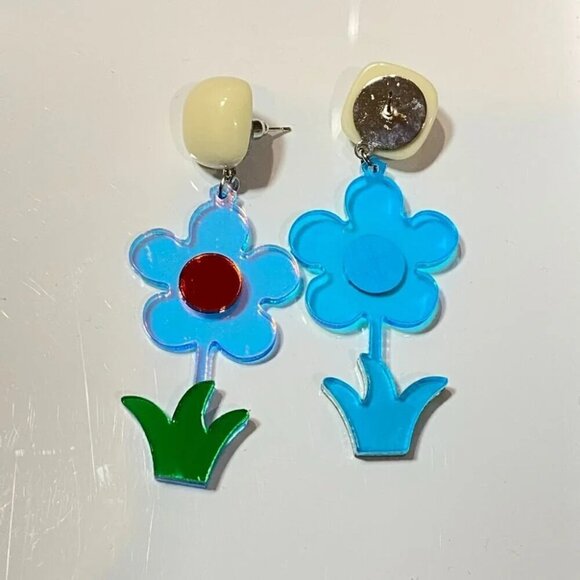 Retro Mod Flower Power 60s Acrylic Daisy Pierced Earrings - Picture 4 of 14